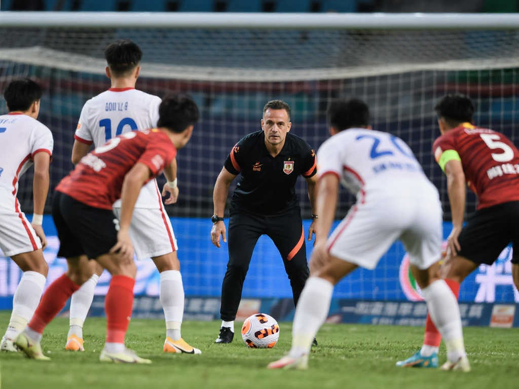 激烈竞争中 激烈竞争中